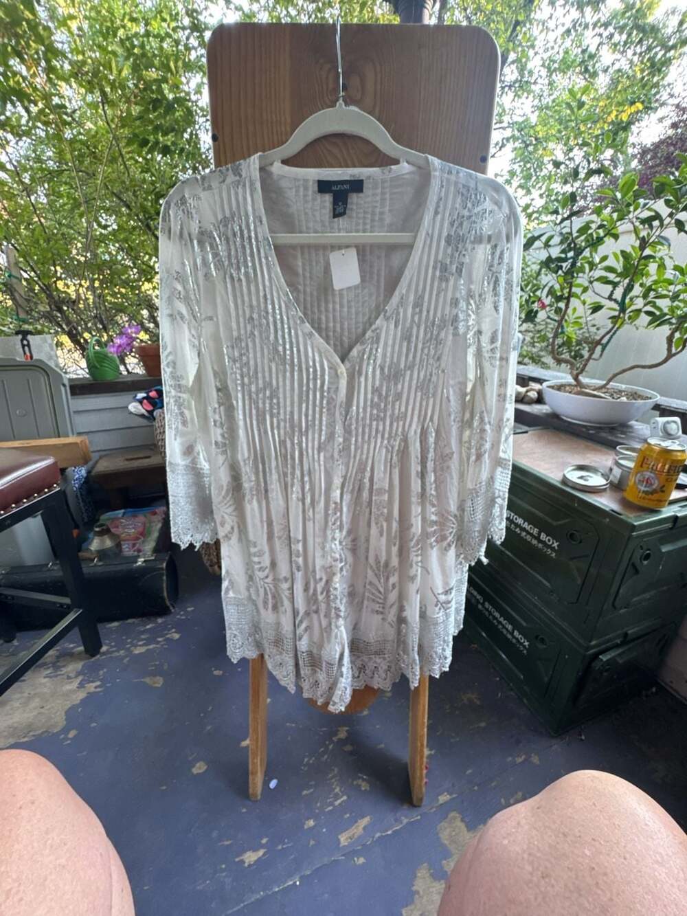Size 12 White & Silver Metallic Leaf Print Pleated Tunic   Crochet Lace Trim